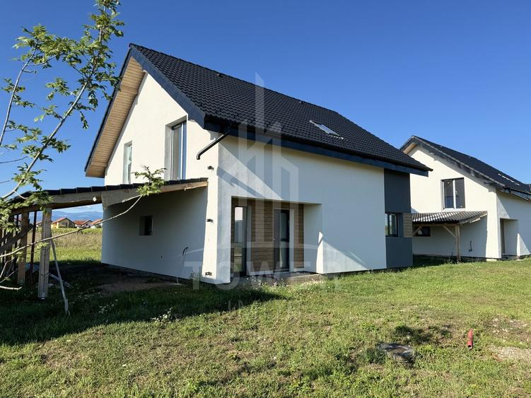 Casă individuală cu 4 camere cu Canalizare în Șura Mică