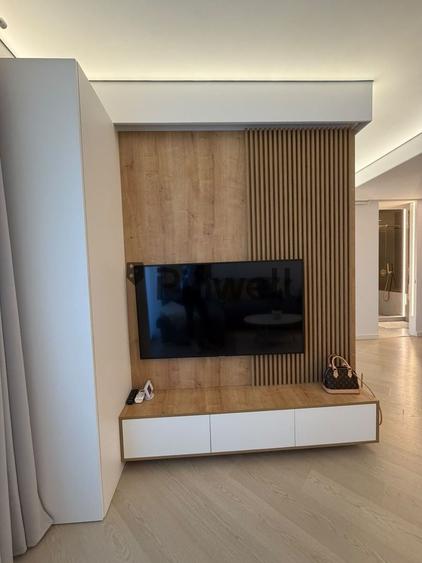 Apartament cu 3 camere semidecomandat, mobilat în Pipera