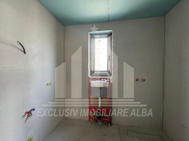 Casă individuală cu 4 camere cu Canalizare în Cetate