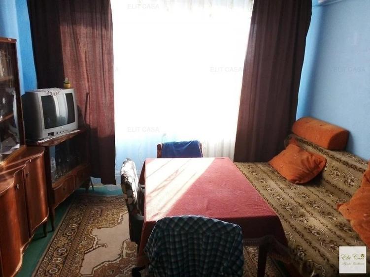 Apartament cu 3 camere semidecomandat, mobilat în Tătărași