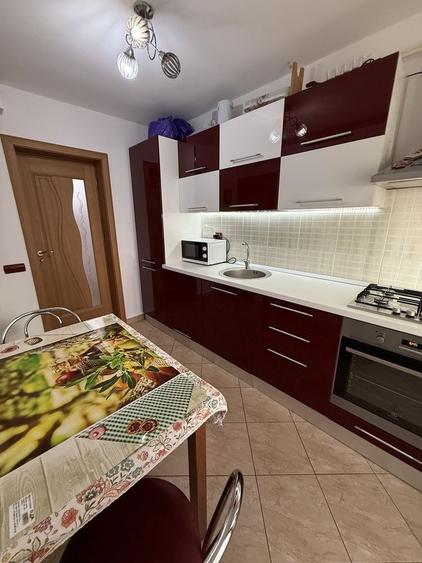 Apartament cu 2 camere decomandat în Precista