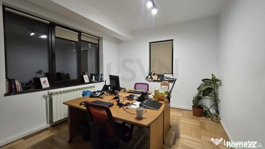 Casă cu 7 camere cu Teren 300 Mp în Domenii