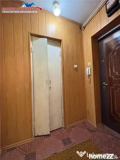 Apartament cu 2 camere decomandat în Vest