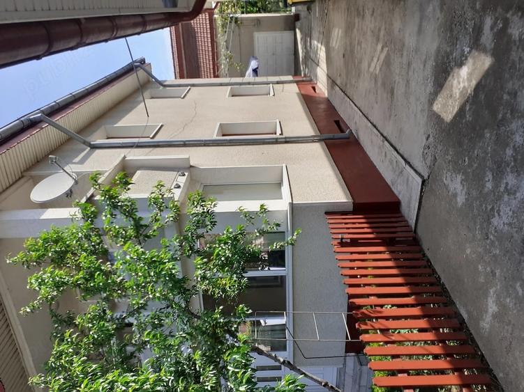 Casă cu 8 camere cu Teren 750 Mp în Tache