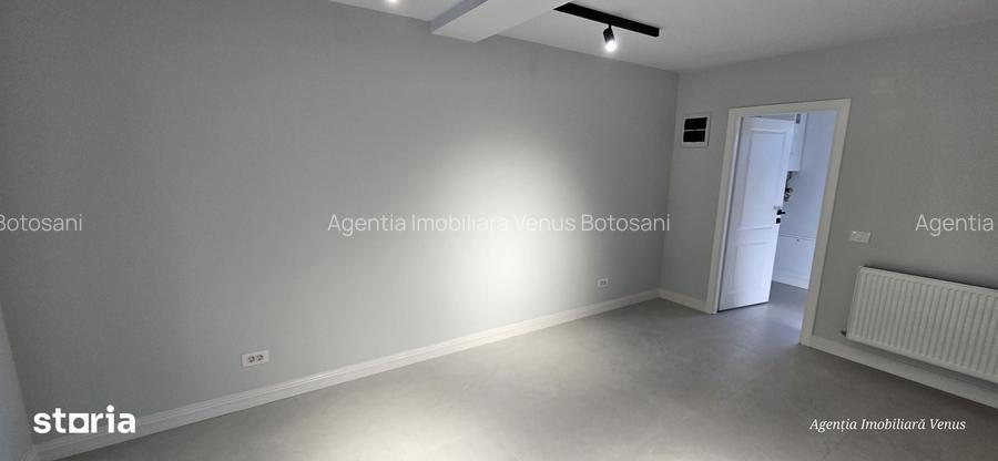 Cladire separata zona Liceului Laurian