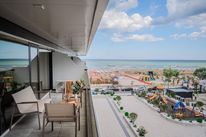 Apartament cu 3 camere decomandat în Mamaia-Sat