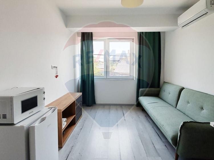 Apartament cu 2 camere de închiriat în zona centrală, bloc nou - 2
