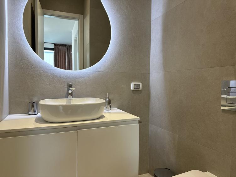 Apartament cu 5 camere decomandat, mobilat în Nord