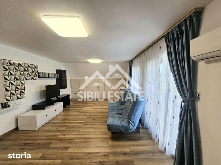 Casă cu 5 camere cu Teren 670 Mp în Roșia