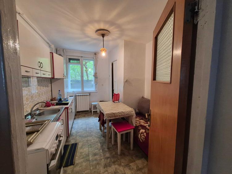 Apartament cu 3 camere decomandat în Dărmănești