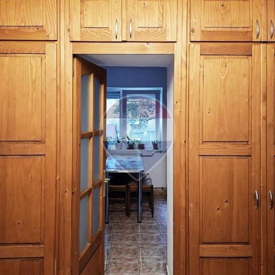 Apartament cu 4 camere decomandat în Nufărul