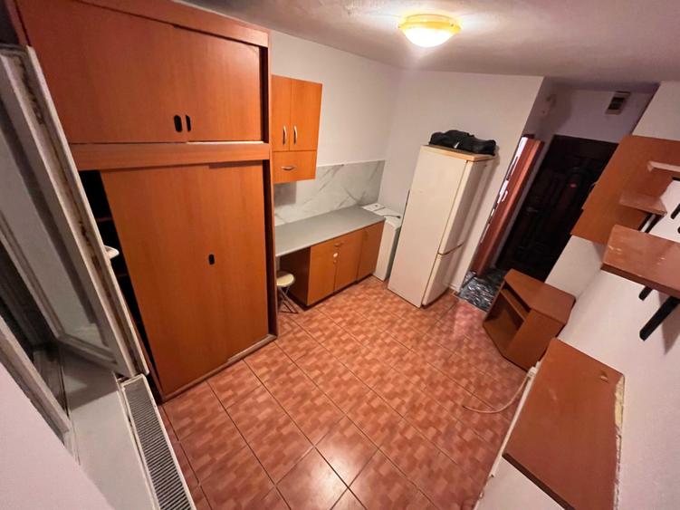 Garsonieră decomandată în Complex Studențesc