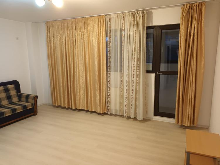 Apartament cu 2 camere decomandat în Roșu