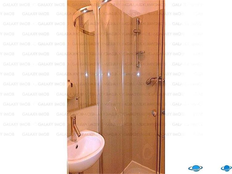 INCHIRIERE APARTAMENT CU 3 CAMERE PIATA ROMANA 650 euro - 12