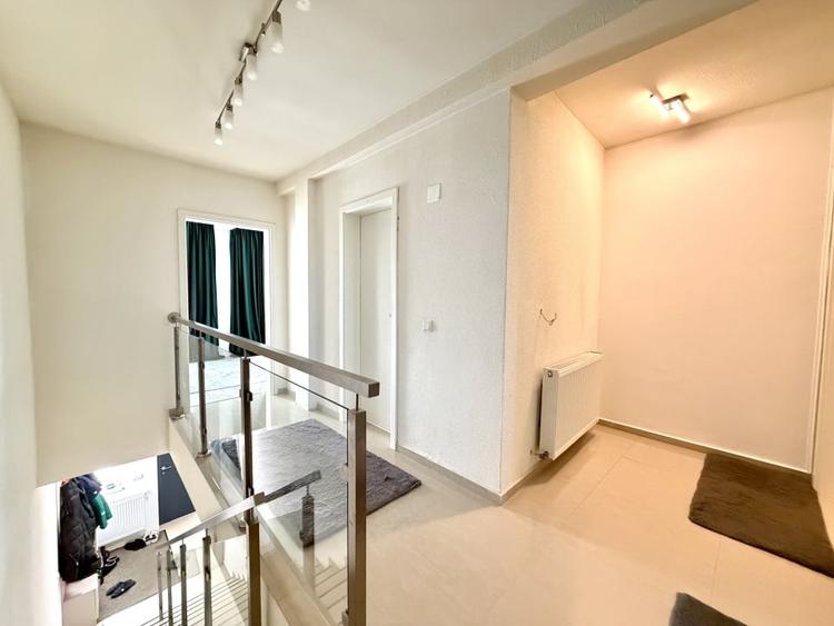 Duplex cu 4 camere cu Canalizare în Aradului