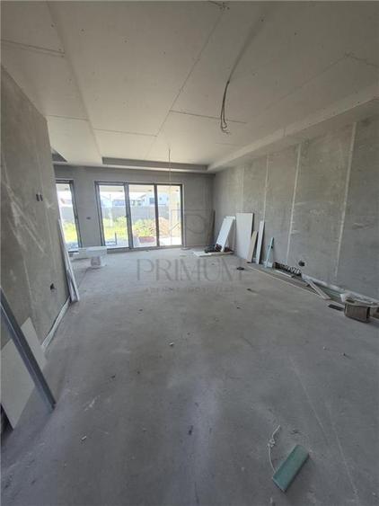 Duplex cu 5 camere cu Teren 305 Mp în Moșnița Nouă