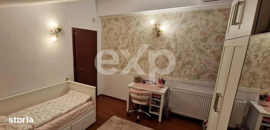 Casă cu 4 camere în Bună Ziua