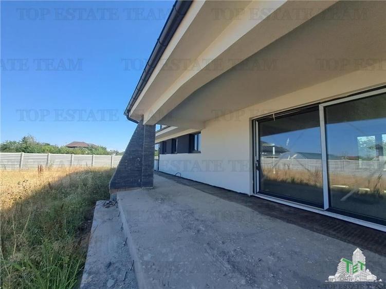 Casă individuală cu 6 camere cu Teren 1000 Mp în Corbeanca
