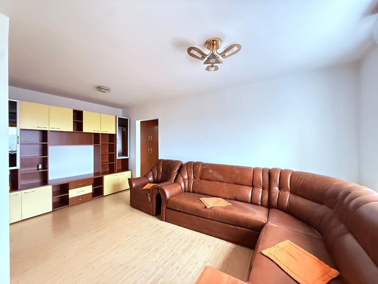 Apartament cu 2 camere semidecomandat, mobilat în Central