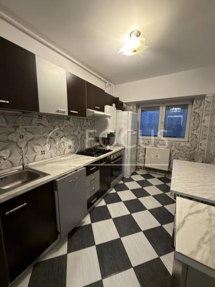 Apartament cu 3 camere semidecomandat, mobilat în Obor