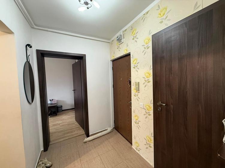 Apartament cu 3 camere decomandat în Gojdu