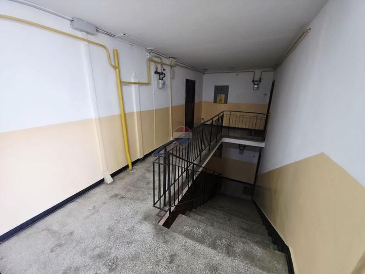 Apartament cu 3 camere decomandat, mobilat în Dărmănești