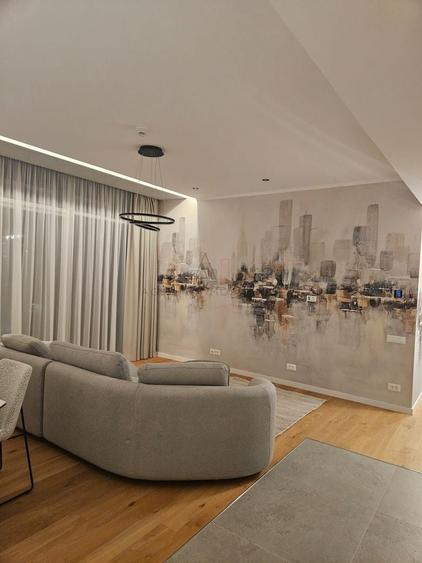 Apartament cu 3 camere semidecomandat, mobilat în Floreasca