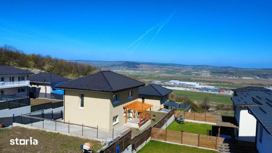 Casă cu 4 camere cu Teren 438 Mp în Apahida