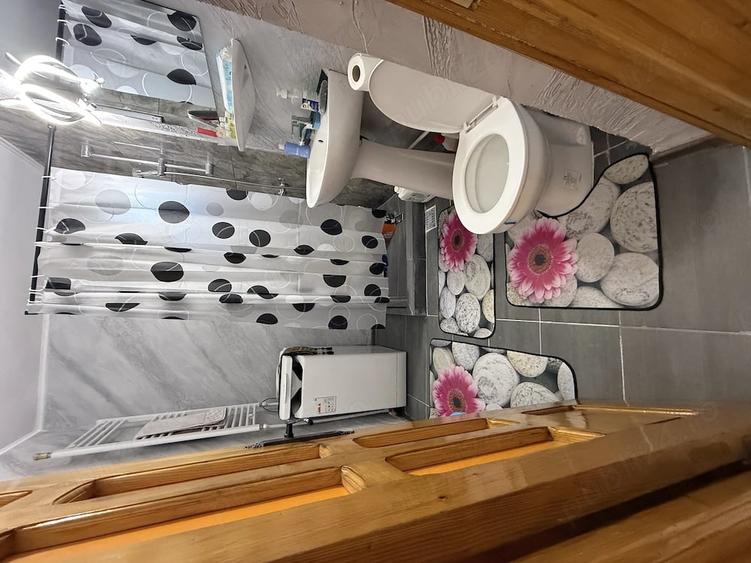 Apartament cu 3 camere decomandat în Crihala