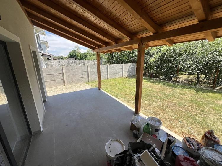 Casă cu 4 camere cu Teren 250 Mp în Chișoda