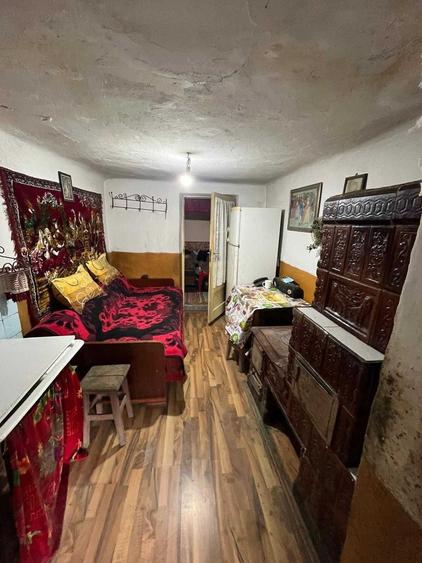 Casă cu 4 camere în Popești (Brazi)