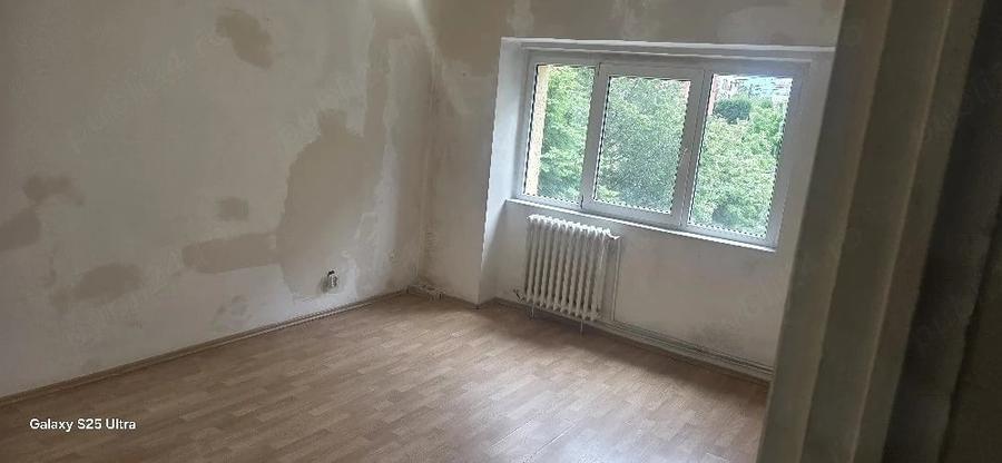 Apartament cu 3 camere decomandat în Mărăști