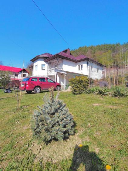 Casă cu 4 camere în Valea Chioarului