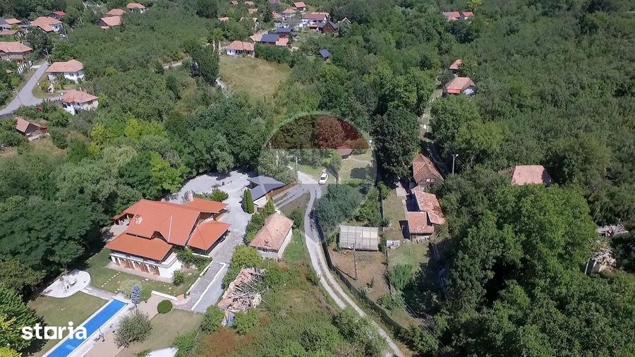 Casă cu 7 camere cu Teren 2700 Mp în Tureni
