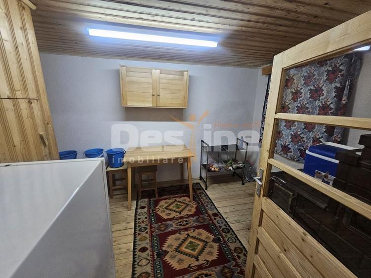 Casă individuală cu 3 camere cu Canalizare în Trăisteni