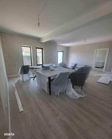 Casă cu 3 camere cu Teren 400 Mp în Mărgineni