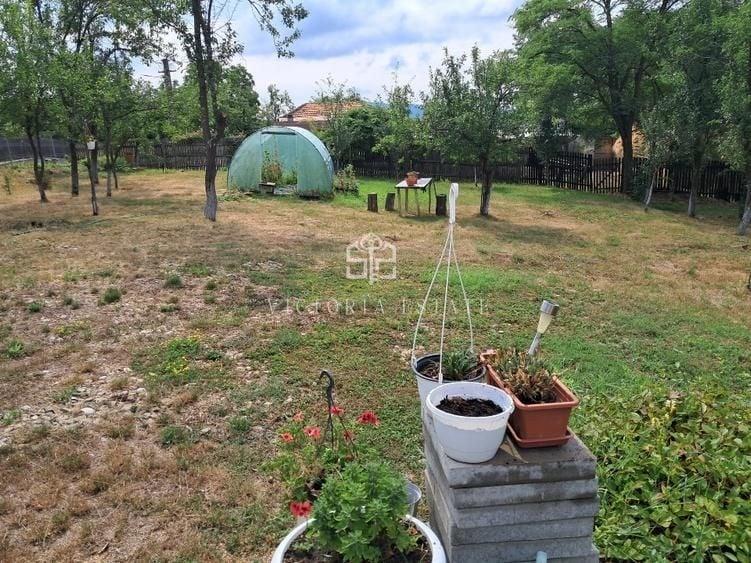 Casă individuală cu 2 camere cu Canalizare în Surani
