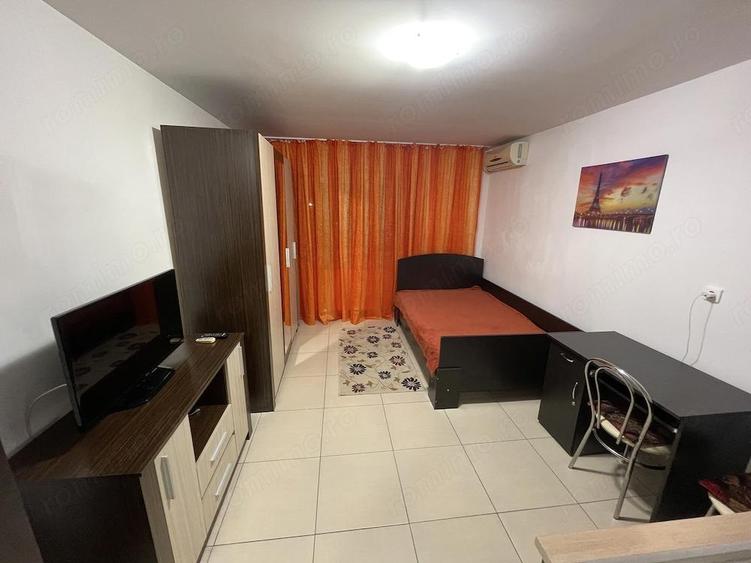 Garsonieră decomandată în Vitan