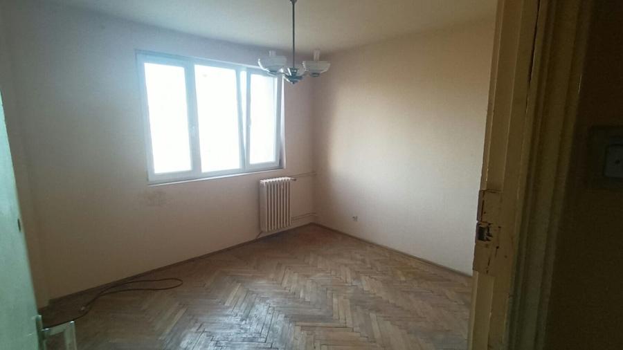 Apartament cu 2 camere semidecomandat în Iancului