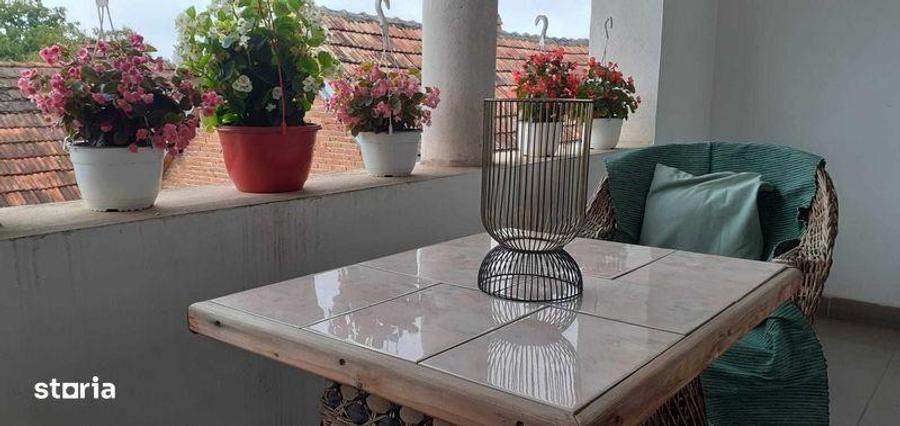 Casă cu 4 camere cu Teren 450 Mp în Central