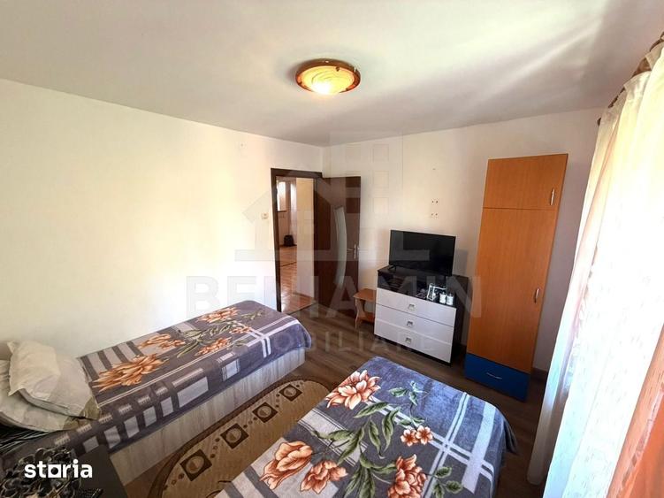 Apartament cu 3 camere decomandat în Craiovița Nouă