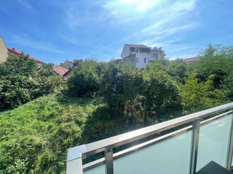 Apartament cu 3 camere decomandat, mobilat în Central