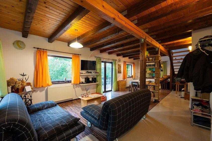Casă individuală cu 5 camere cu Teren 2340 Mp în Bălilești