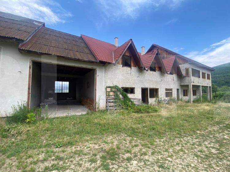 Spațiu industrial, de 994 mp, în Ghelința