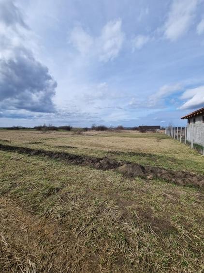 Teren Construcții intravilan de 630 mp, în Amați