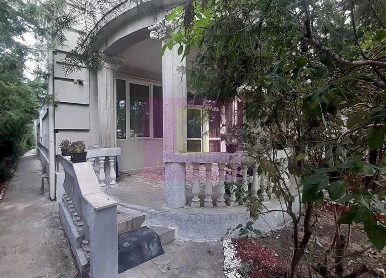 Casă cu Teren 3100 Mp în Băneasa