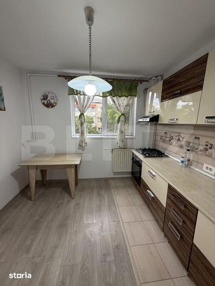 Apartament cu 4 camere semidecomandat în Central