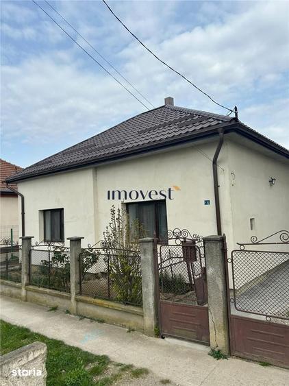 Casă cu 5 camere cu Teren 978 Mp în Păulești