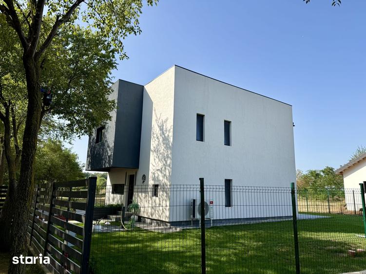 Casă cu 5 camere cu Teren 434 Mp în Afumați