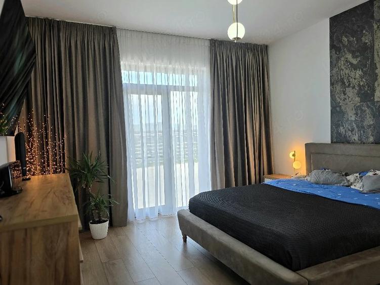 Casă cu 4 camere cu Teren 800 Mp în Noua